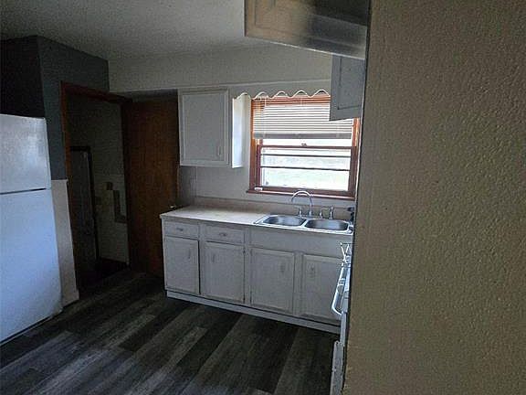 4th image of 8553 Jenny Dr