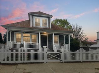 52 Chestnut Hill Ave, Cranston, RI 02920