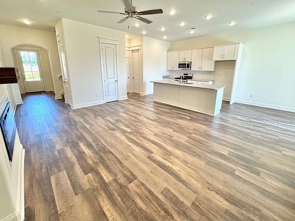 4th image of 4845 Chatelet Dr