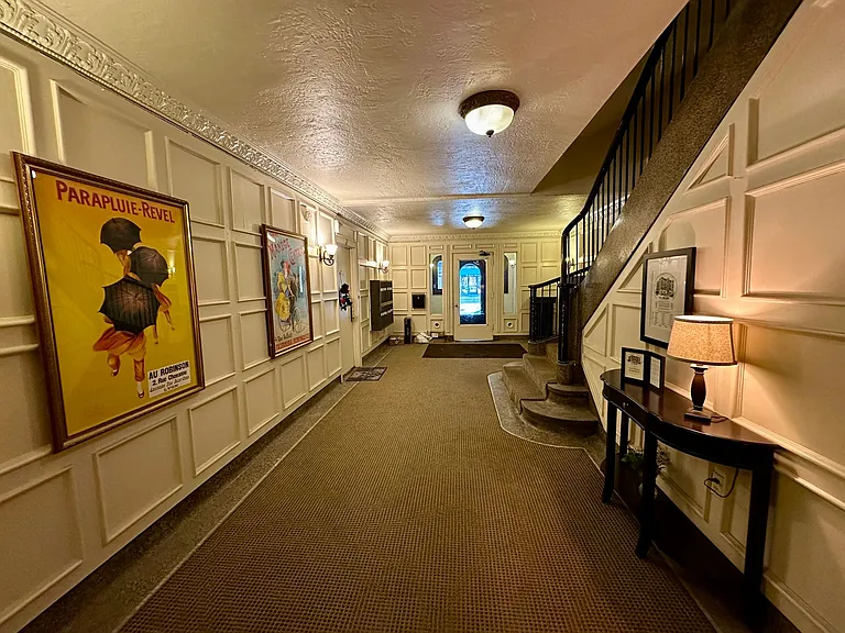The Drake — Photo 5