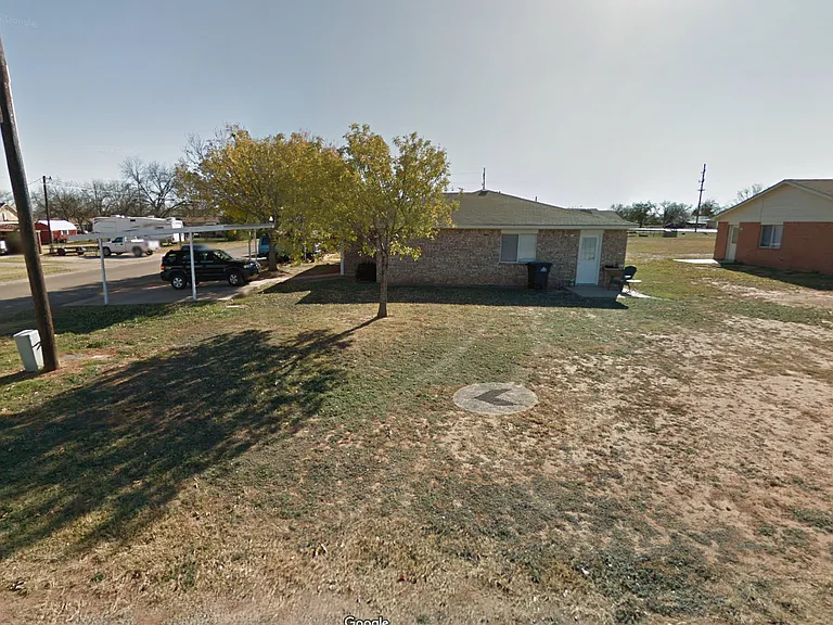 304 SE Railroad St #NA — Photo 2