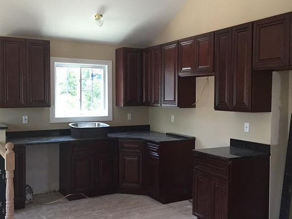 4th image of 334 Britton Ave