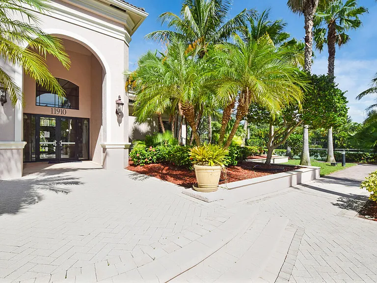 2916 Tuscany Ct #104 — Photo 39