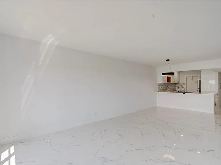 3050 N Palm Aire Dr #505 — Photo 24
