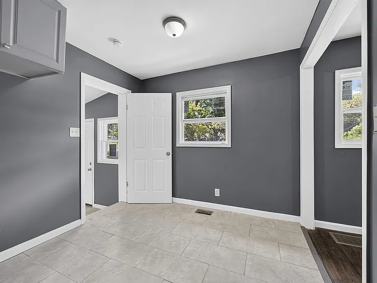 4009 Lindwood Dr — Photo 14