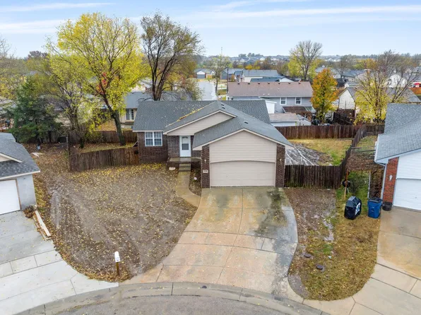 1836 S Smithmoor Cir, Wichita, KS 67207