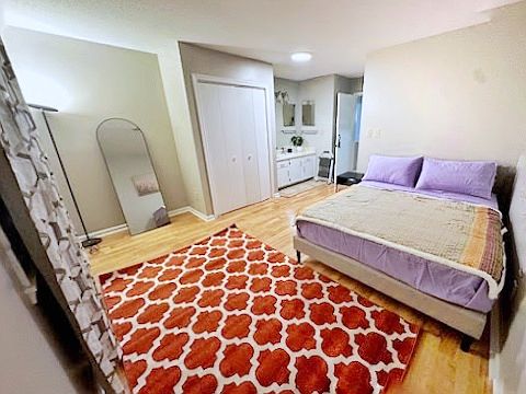 2nd image of 135 Kingsbury Dr #135