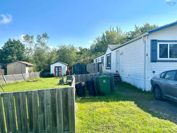 8 Low Tide Rd, Stewiacke, NS B0N 2J0