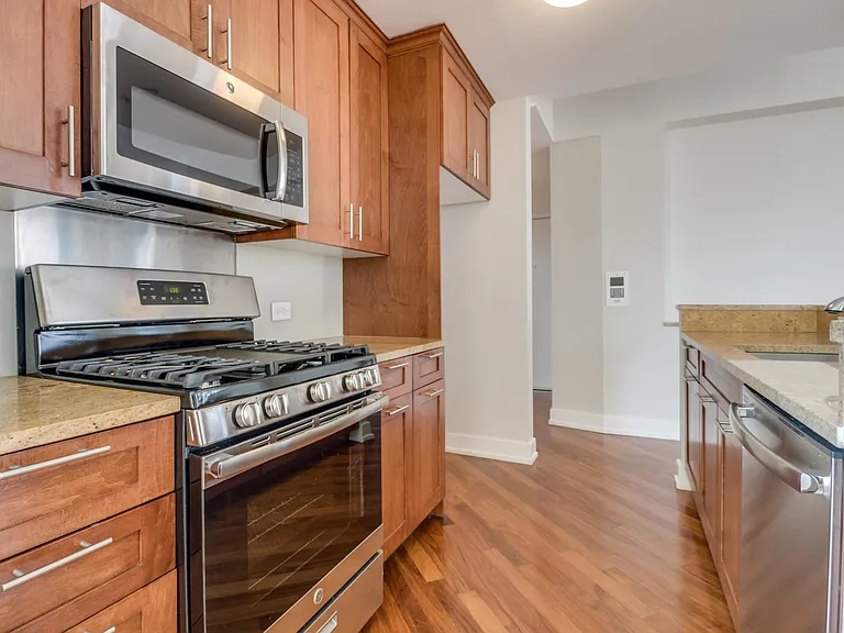 105 Greene St #L4 — Photo 10