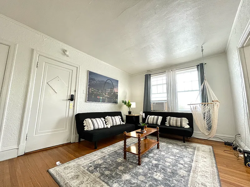 2 bed, 1.0 bath, 850 sqft, $1,500 — Photo 2