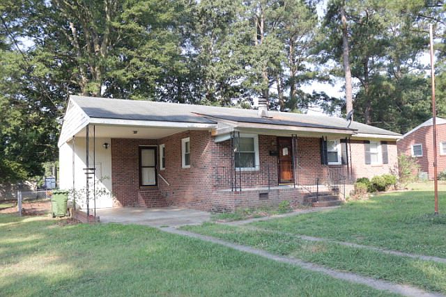 1st image of 731 Pine Dr