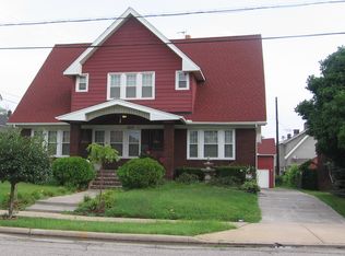15115 Lake Shore Blvd, Cleveland, OH 44110