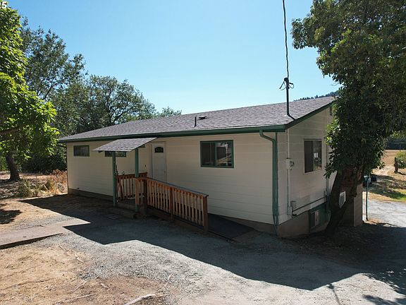 2nd image of 1383 N Old Pacific Hwy