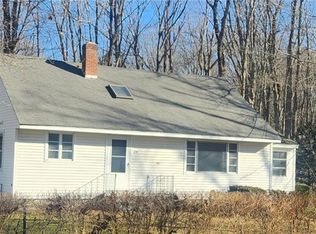 373 Main St, Deep River, CT 06417