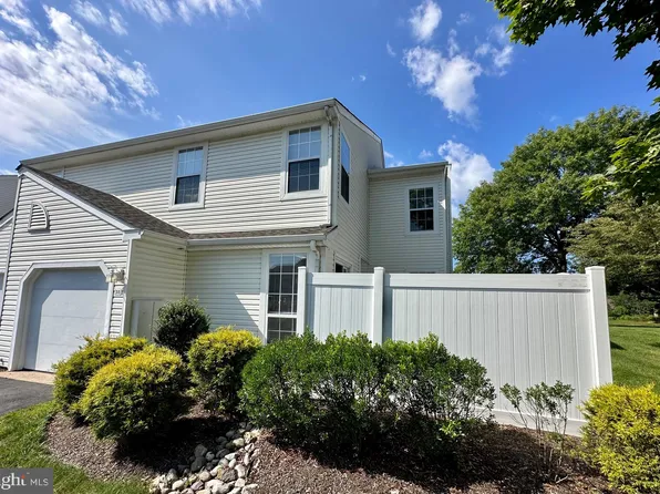 55 Banbury Ct, Holland, PA 18966