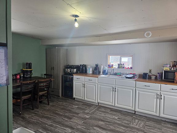 3rd image of 476 Mason St
