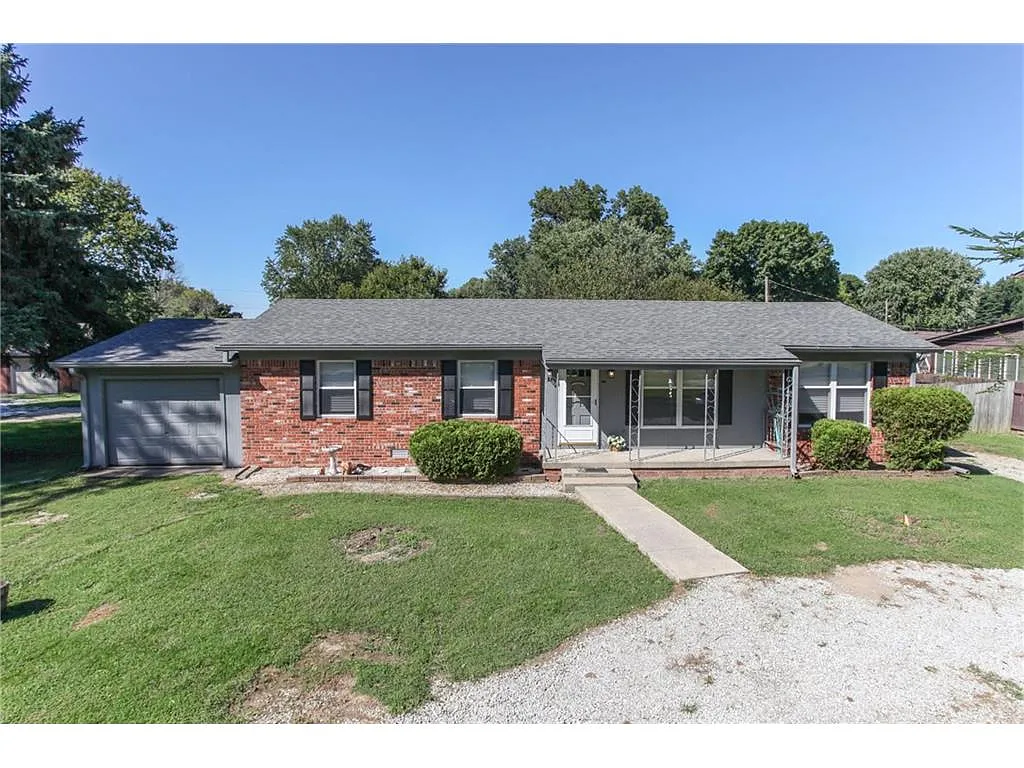 142 E Elbert St photo 1