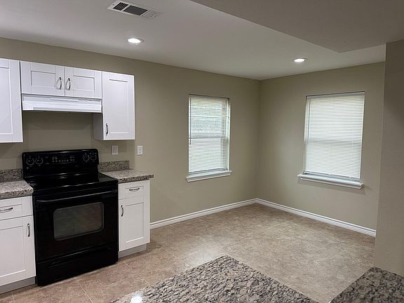 5th image of 631 Live Oak Dr