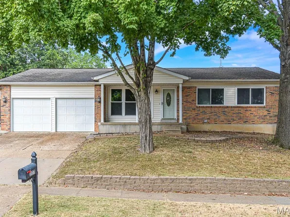 2177 Aileswick Dr, Saint Louis, MO 63129
