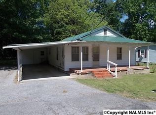 215 Lee St, Scottsboro, AL 35768