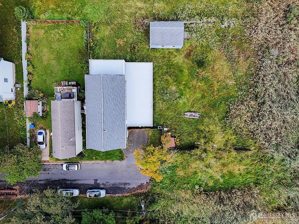 1st image of 227 Bay Ave