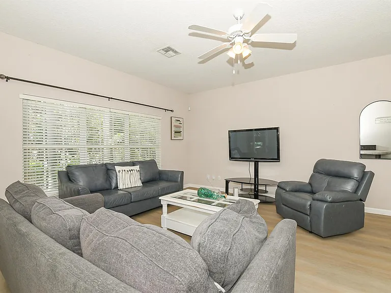 649 NE Bent Paddle Ln — Photo 14