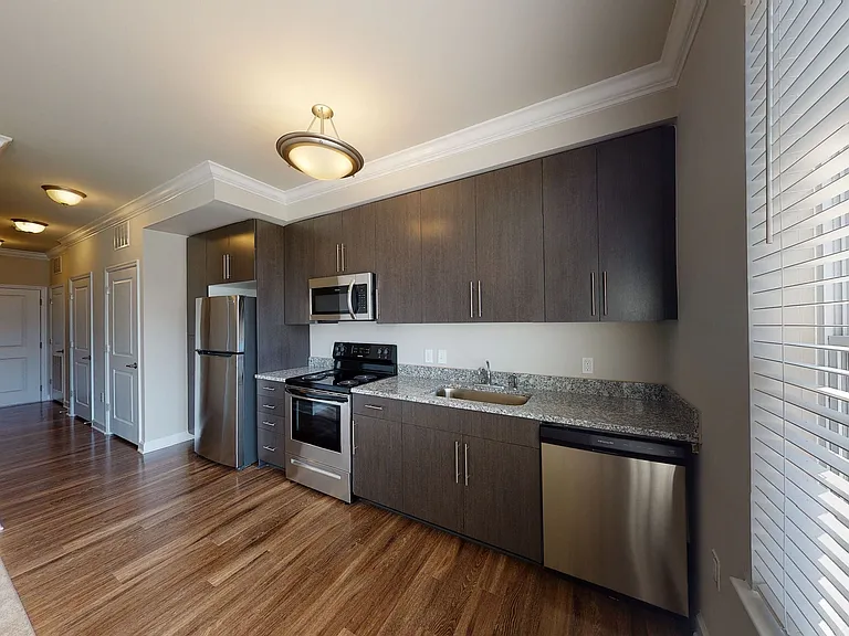 Clairmont at Trinity — Photo 95