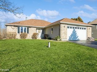 2808 Tahoe Ln, Spring Grove, IL 60081