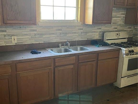 4th image of 634-63 S Rendon St