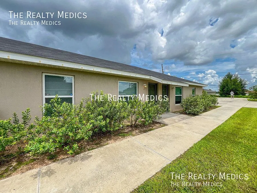 Adorable 2 Bedroom - 2 Bath Apartment Home in Ocala — Photo 3