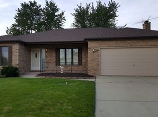 600 Saddle Ln, Aurora, IL 60505