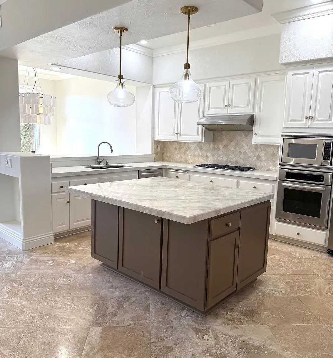 3 bed, 2.5 bath, 2129 sqft, $9,000 — Photo 3