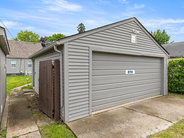 3230 Harding St — Photo 29