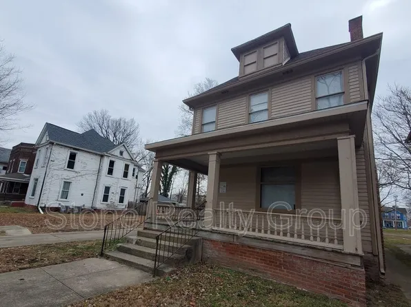 704 1/2 S Center St, Terre Haute, IN 47807