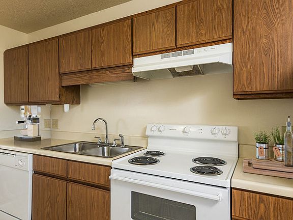 3rd image of 370 W Oak Ave APT F