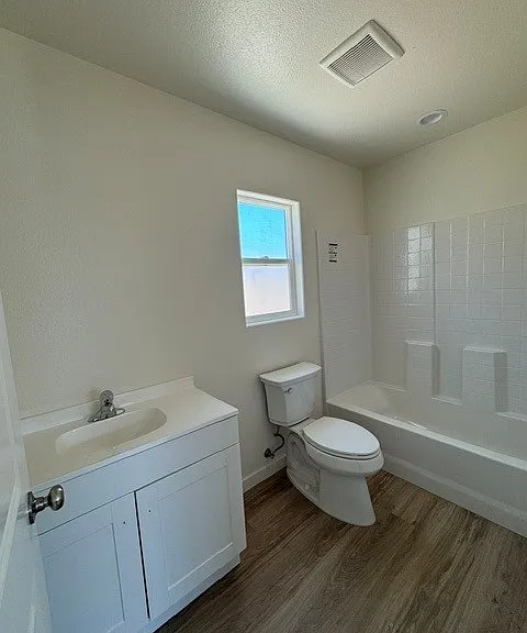 1012 W Cypress St #B — Photo 14