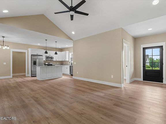3rd image of 108 Mason Ln