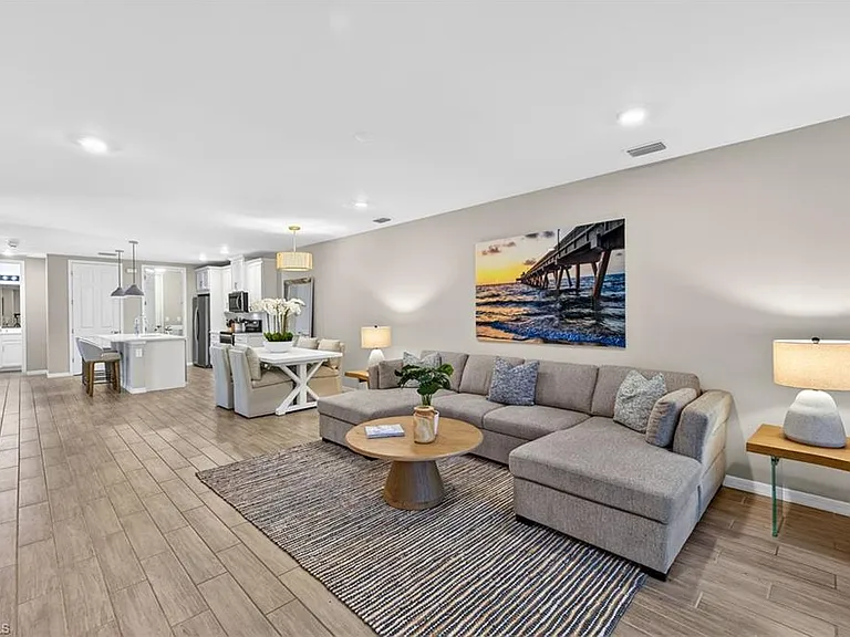 14567 Edgewater Cir — Photo 4