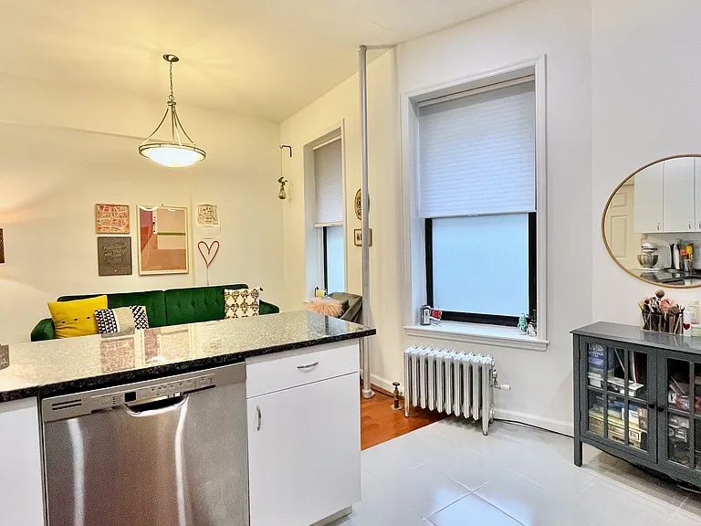 145 S 4th St #5 — Photo 5