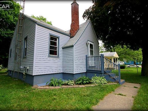 4th image of 1425 Carman St
