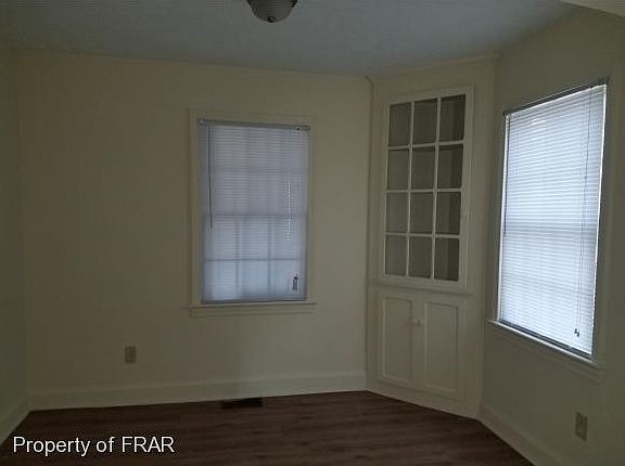 4th image of 125 Mullins Ave