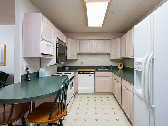 5th image of 55 Tall Oaks Dr Unit L4