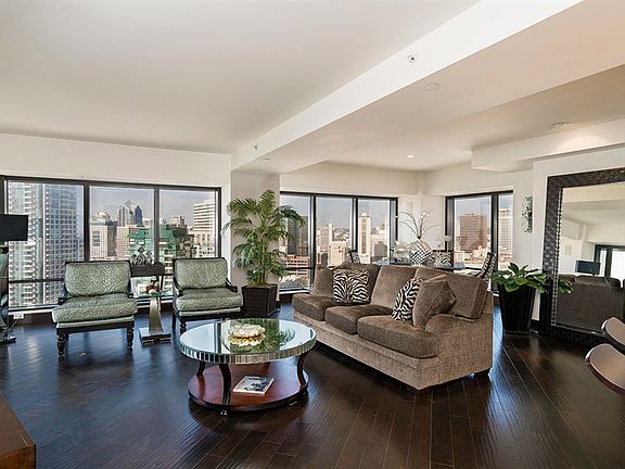 5th image of 100 Harbor Dr Unit 2704