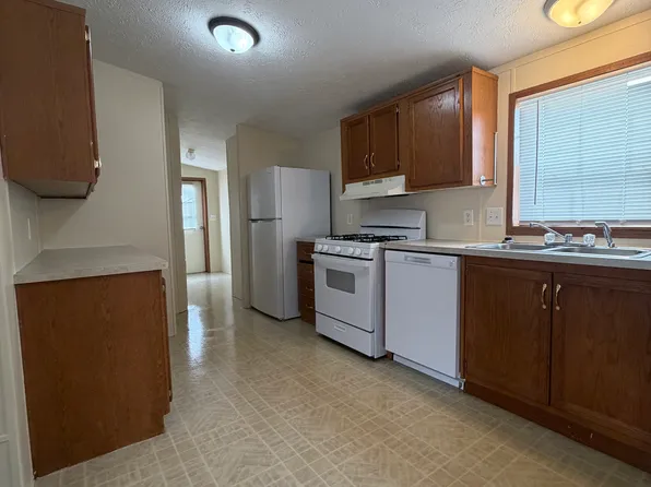 8214 Brook Dr #8214, Flushing, MI 48433