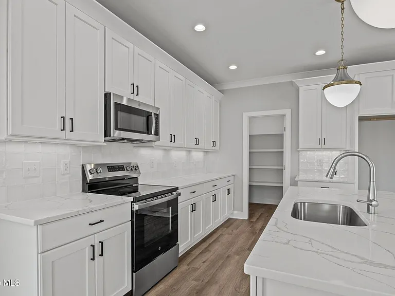 319 Taylorwood Dr — Photo 5