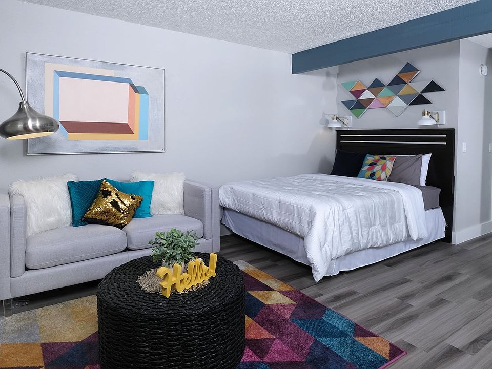 Fusion Apartments - Living Room