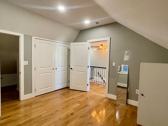3rd image of 530-532 40th St #2