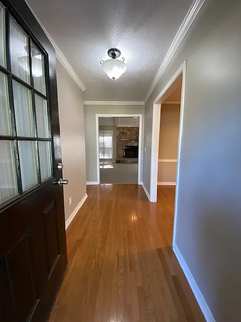 Building Photo - 90 Friar Tuck Cir