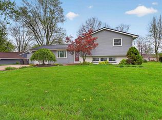 6030 Glenview Dr, Fort Wayne, IN 46815