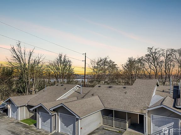 3rd image of 901 Marine View Drive #202